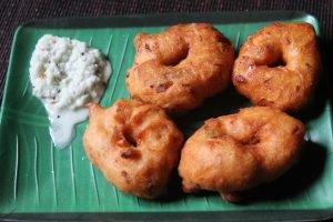 Medu Vada Must Eat Street Food in Bangalore